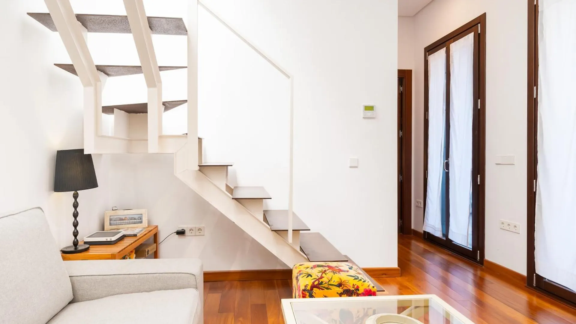 Attic With Terrace- 1Bd 1Bth- Corral Del Rey Apartment Seville