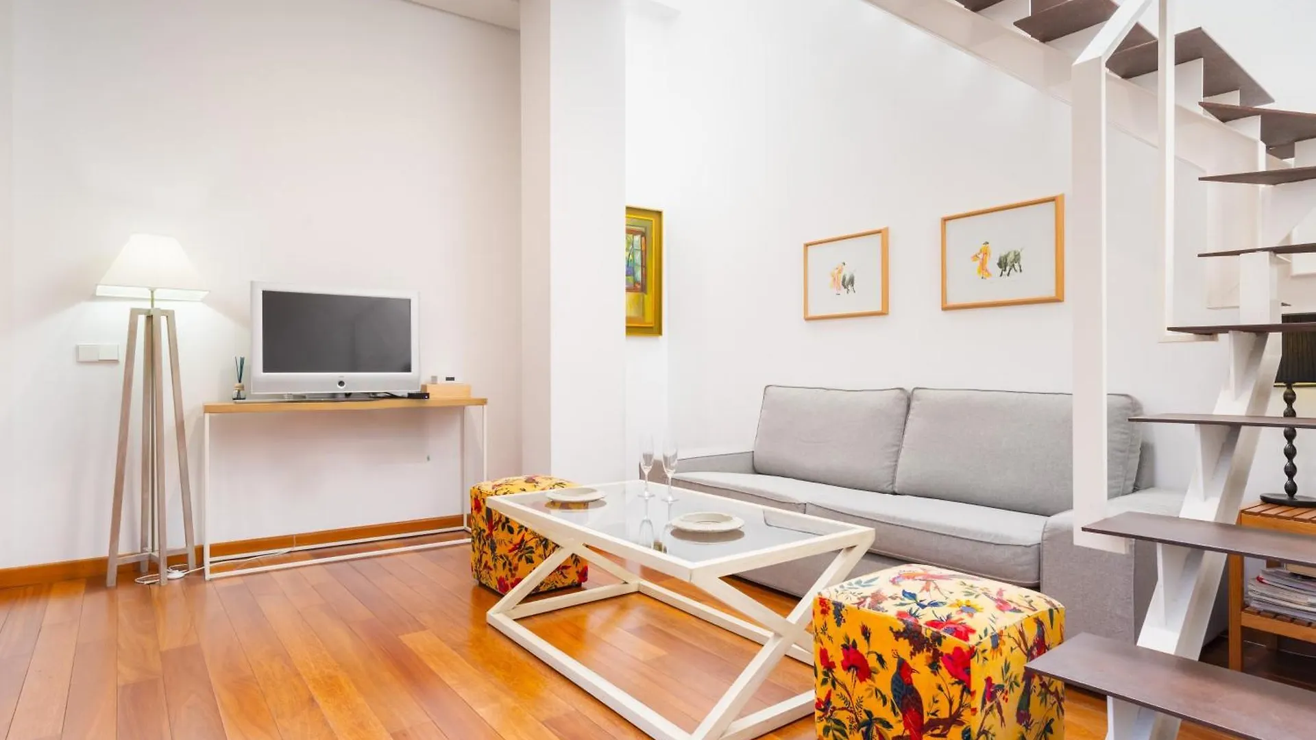 Attic With Terrace- 1Bd 1Bth- Corral Del Rey Apartment Seville